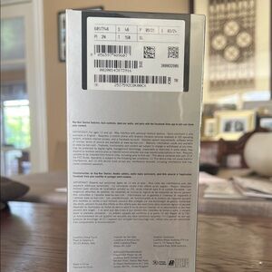 NEW-Ray-Ban Silver Smart Glasses
Never opened